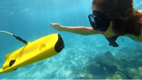 MINI S 200m standard underwater drone offers professional-grade deep-sea exploration. Equipped with a 4K UHD camera, 12MP stills, 200m diving depth, and up to 4 hours of runtime, it’s ideal for inspections, filmmaking, and underwater research.